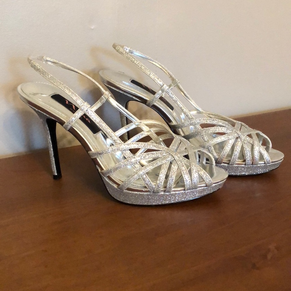 Silver Glitter Formal Heels 🥂
